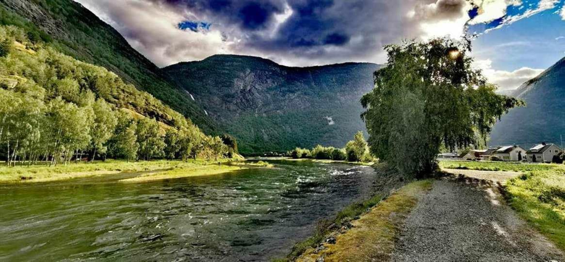 Kvammehuset Pa Gamle Laerdalsoyri Villa Bagian luar foto